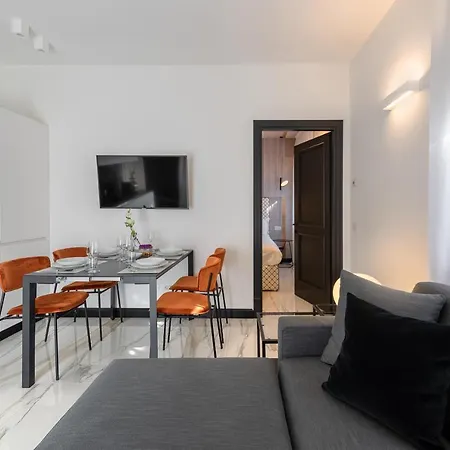A World Aparts - 12 Viviani Apartment Verona